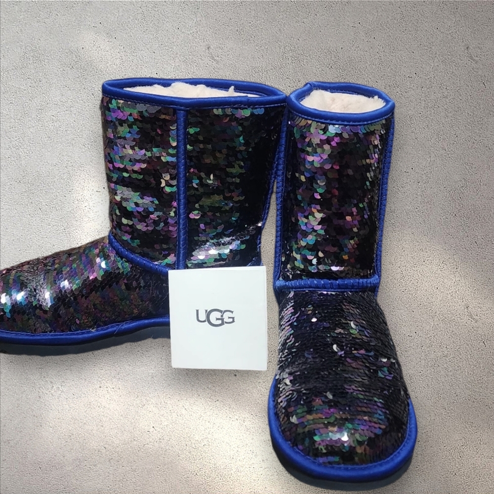 NIB UGG Classic Short Sequin Women's size 5 boots